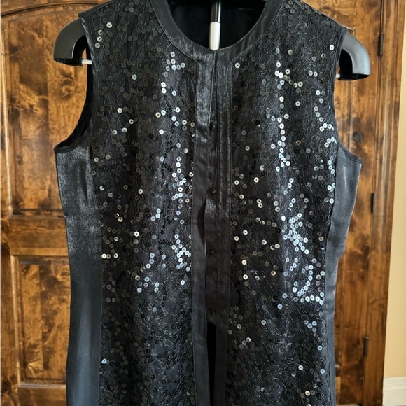 3/$20 Black ladies fancy sequence vest - Picture 2 of 4